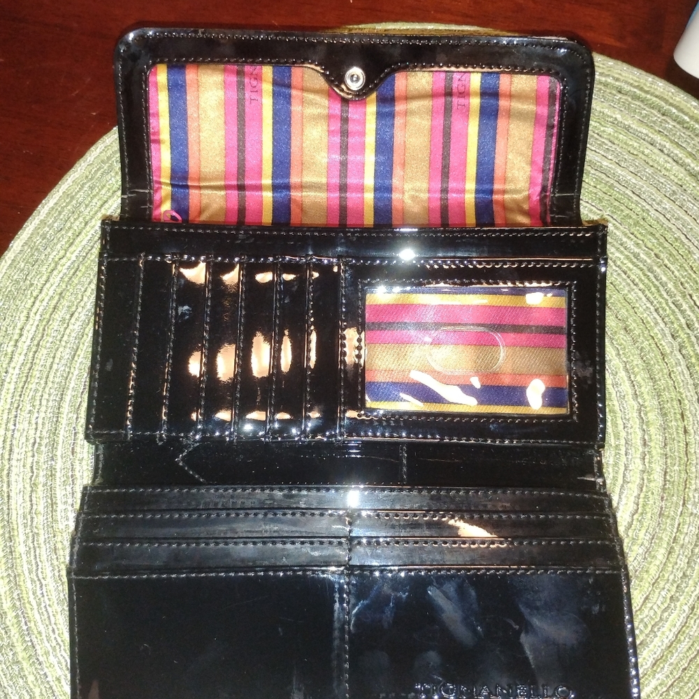 TIGNANELLO Black Patent Leather Woman's Wallet - Picture 2 of 8